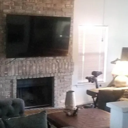Rent this 3 bed house on Universal City in TX, 78148