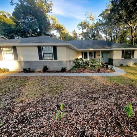 Buy this 3 bed house on Southeast 56th Avenue in Marion County, FL 34471