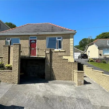 Buy this 3 bed house on Heol y Felin in Pontyberem, SA15 5DB