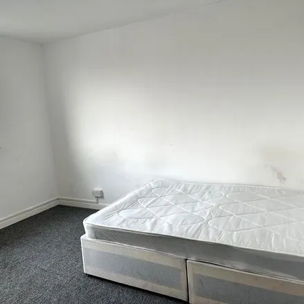 Image 2 - Simon Close, Nuneaton, CV11 4JP, United Kingdom - Apartment for rent
