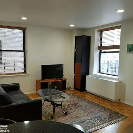 Image 2 - The Michelangelo, 152 West 51st Street, New York, NY 10019, USA - Apartment for rent
