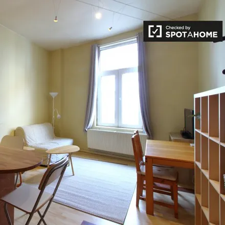 Rent this 1 bed apartment on Chaussée de Wavre - Steenweg op Waver 607 in 1040 Etterbeek, Belgium