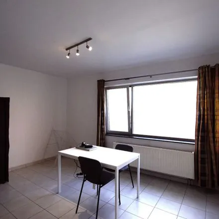 Rent this 1 bed apartment on Ter Platen 69-70;72 in 9000 Ghent, Belgium