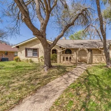 Buy this 4 bed house on 898 Dakota Drive in Temple, TX 76504