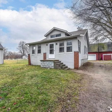 Buy this 4 bed house on 14754 Chamberlain Rd in Flat Rock, Michigan