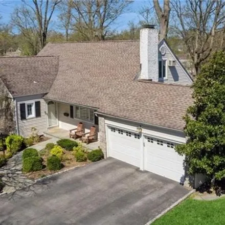 Image 1 - 15 Winchcombe Way, Scarsdale Downs, City of New Rochelle, NY 10583, USA - House for sale