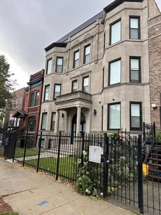 Rent this 4 bed apartment on 2329-2331 West Monroe Street in Chicago, IL 60612