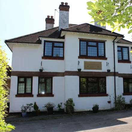 Rent this 5 bed house on Amersham Road in Chesham Bois, HP6 5PE