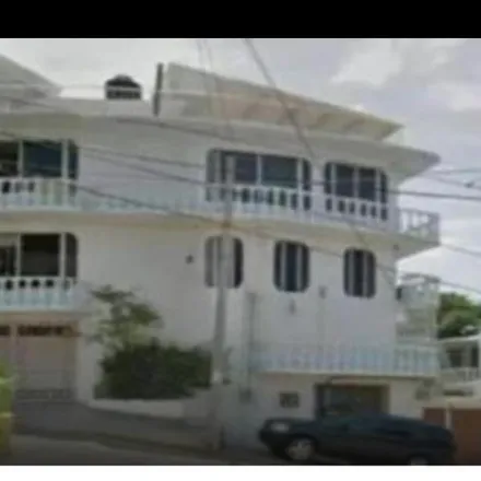 Buy this 3 bed house on Cerrada Las Cumbres in Fraccionamiento Farallón, 39300 Acapulco