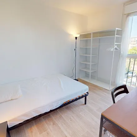 Rent this 3 bed apartment on 14 Rue Aristide Briand in 33150 Cenon, France