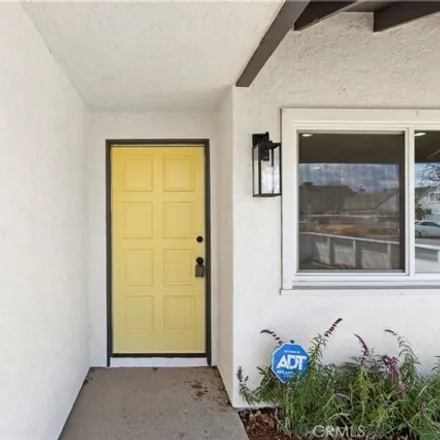 Image 2 - 2049 Tustin Avenue, Cliff Haven, Costa Mesa, CA 92627, USA - House for rent