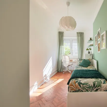 Rent this 6 bed room on Bicicletas Gira Estação 443 in Avenida de Roma, 1000-264 Lisbon