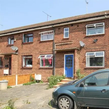 Buy this 2 bed house on Broomwood Gardens in Pilgrims' Hatch, CM15 9LJ
