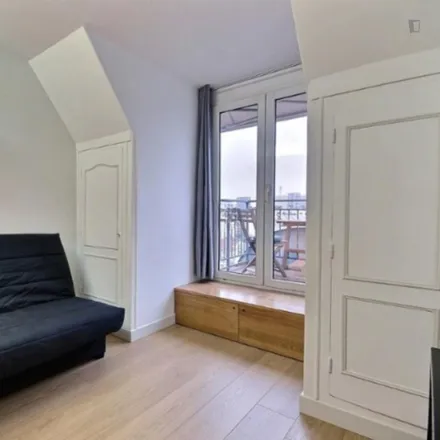 Image 3 - 2 Rue Henri Heine, 75016 Paris, France - Apartment for rent