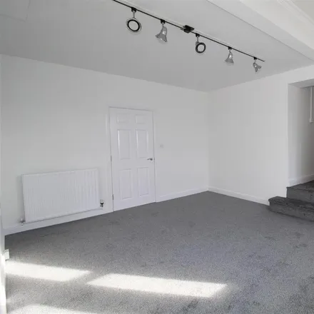Image 6 - unnamed road, Skircoat Green, HX1 2NW, United Kingdom - Apartment for rent