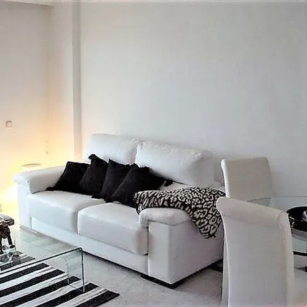 Image 5 - Solo Qui, Calle de la Ribera, 29660 Marbella, Spain - Apartment for rent
