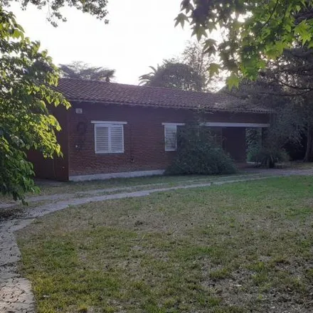 Buy this 3 bed house on Calle 25 in Partido de La Plata, Villa Elisa