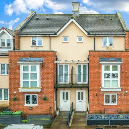 Buy this 4 bed townhouse on Rowlands Square in Petersfield, GU32 3PZ