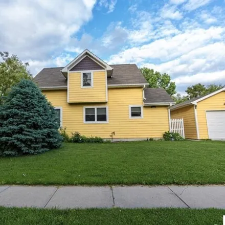 Buy this 3 bed house on 2612 R Street in Lincoln, NE 68503