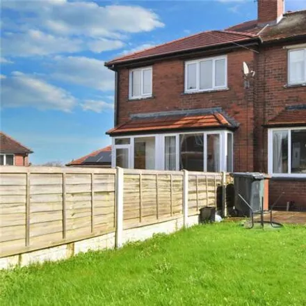 Buy this 2 bed townhouse on Springfield Lane in Churwell, LS27 9PH