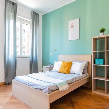 Rent this 4 bed room on Via Giovanni Pierluigi da Palestrina in 22, 20124 Milan MI