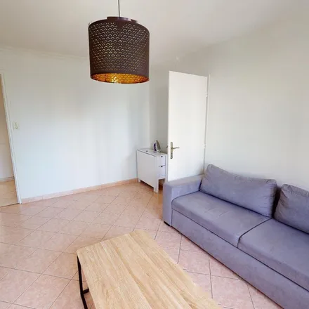 Rent this 3 bed apartment on 53 Boulevard Joseph Vallier in 38100 Grenoble, France