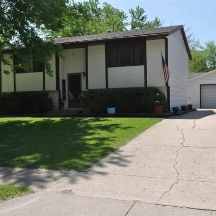 Buy this 5 bed house on 1689 High Ridge Road in Carroll, IA 51401