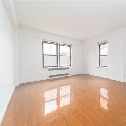 Image 9 - 99-21 67th Road, New York, NY 11375, USA - Apartment for sale