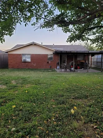 Image 8 - 2437 Fort Worth Street, Grand Prairie, TX 75050, USA - House for sale