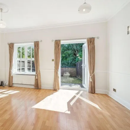 Rent this 3 bed townhouse on Merrivale Square in Oxford, OX2 6QX
