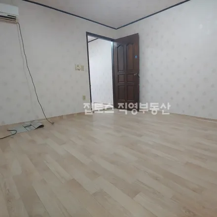 Rent this studio apartment on 서울특별시 관악구 신림동 518-29