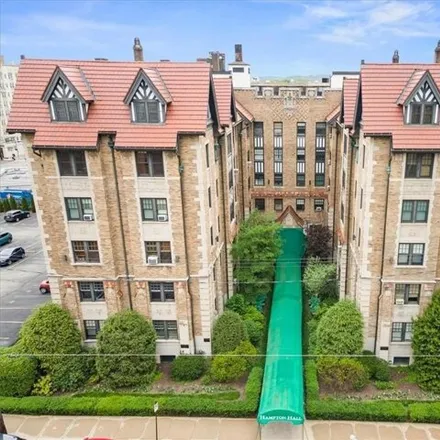 Buy this 4 bed condo on Hampton Hall in 166 North Dithridge Street, Pittsburgh