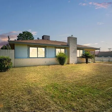 Image 4 - 3400 Planz Rd, Bakersfield, California, 93309 - House for sale