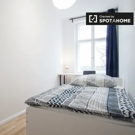 Rent this 4 bed room on Damerowstraße 47 in 13187 Berlin, Germany