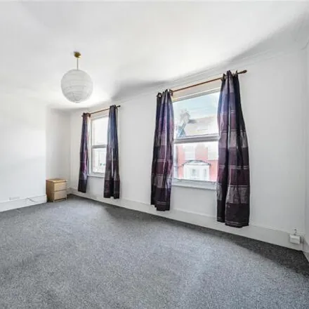 Image 5 - Hampshire Road, London, N22 8LR, United Kingdom - Apartment for rent