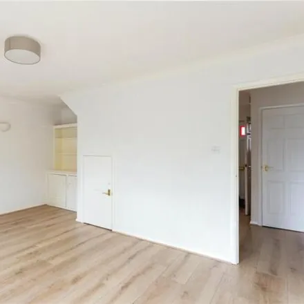 Image 3 - Oxley Close, London, SE1 5HN, United Kingdom - Townhouse for sale