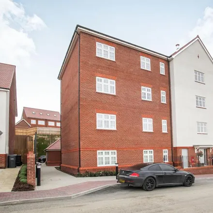 Rent this 2 bed apartment on Armstrong Road in Luton, LU2 0GA