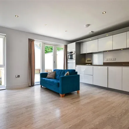 Rent this 1 bed apartment on 3 Prospect Row in Cambridge, CB1 1DU