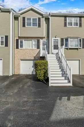 Buy this 2 bed townhouse on unnamed road in Johnston, RI 02909