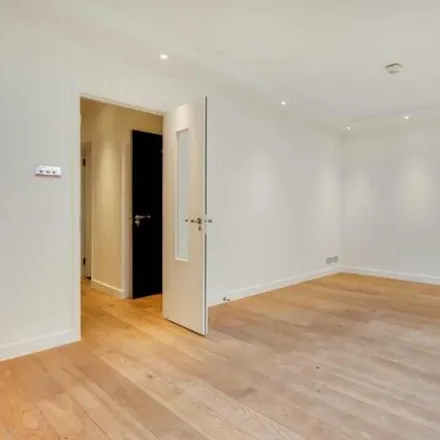 Image 4 - Meadowbank, Primrose Hill, London, NW3 3AY, United Kingdom - Townhouse for rent