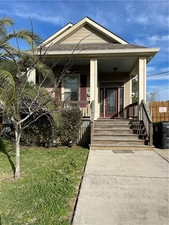 Rent this 3 bed house on 2221 Piety Street in Bywater, New Orleans
