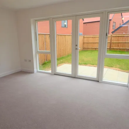 Image 4 - Neptune Drive, Ferndown, BH24 2FA, United Kingdom - Apartment for rent