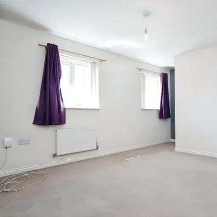 Image 7 - Dydale Road, Swindon, SN25 1AP, United Kingdom - Townhouse for sale