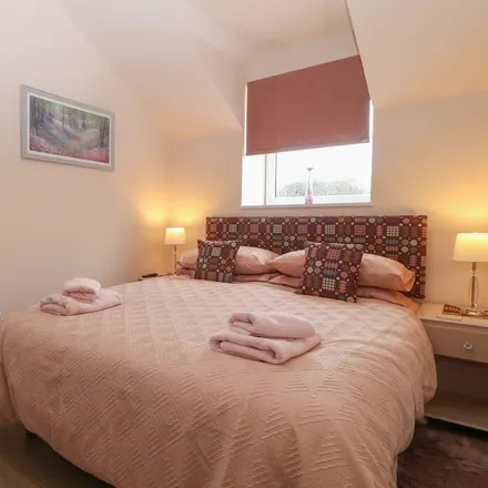 Rent this 1 bed townhouse on Llanwnda in LL54 7YW, United Kingdom