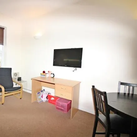 Rent this 3 bed townhouse on 43 Southgrove Road in Sheffield, S10 2NQ