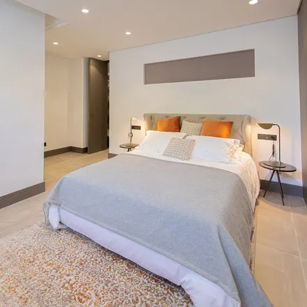 Rent this 7 bed apartment on Farmacia Francisco Barrera Ortiz in Avenida de Andalucía, 1