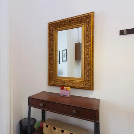 Image 4 - Carrer d'Enric Granados, 22, 08001 Barcelona, Spain - Apartment for rent