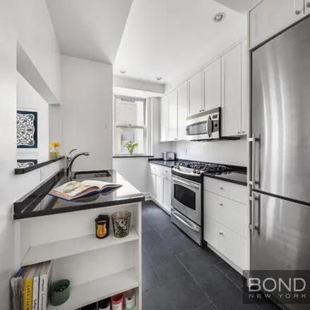 Image 5 - 25 5th Avenue, New York, NY 10003, USA - Townhouse for sale