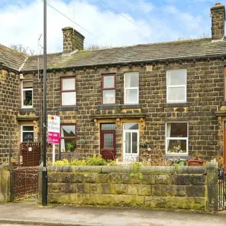 Buy this 3 bed townhouse on South View Crescent in Guiseley, LS19 7JD
