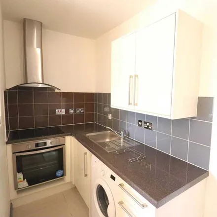 Image 2 - Buckingham Place, West Wycombe Road, High Wycombe, HP13 5HW, United Kingdom - Apartment for rent